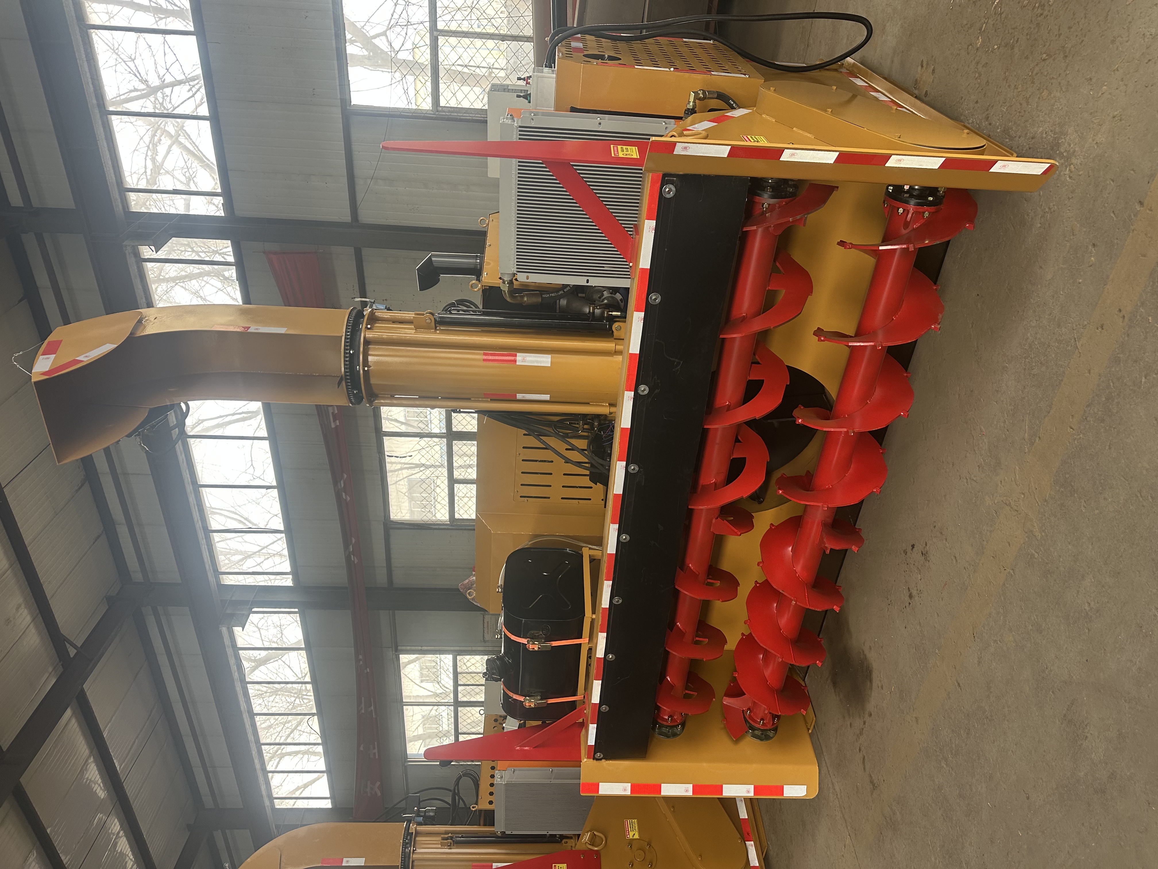 Nuova grande macchina spazzaneve con design a turbina a doppia coclea pronta per il progetto di rimozione della neve invernale