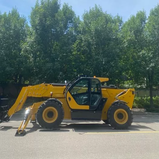 Movimentatore telescopico per carichi pesanti con capacità di sbraccio elevato
