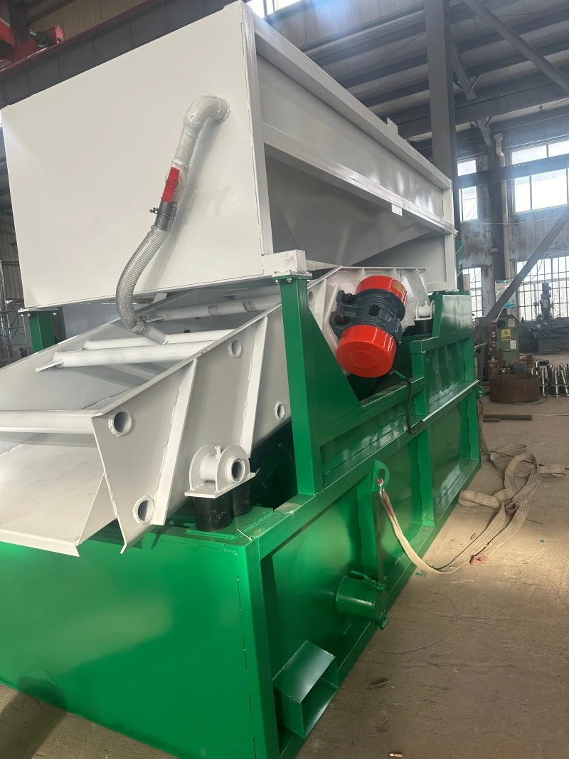 Dewatering screen in operation
